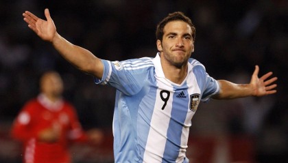 开云kaiyun_意甲争冠关键战，科莫主场力抗AC米兰，攻坚能力成胜负手